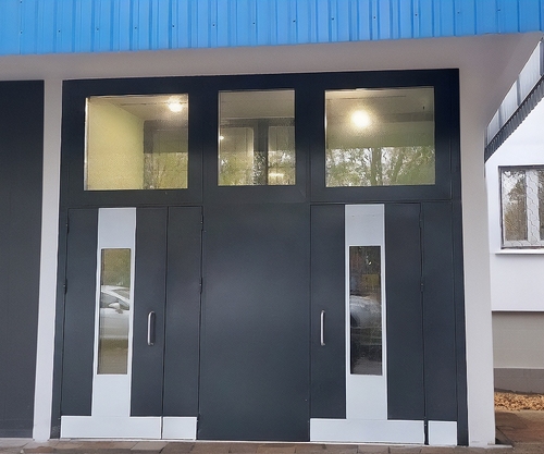 Подъездная входная группа